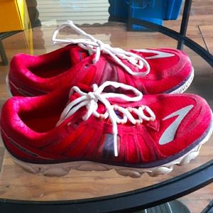 Brooks pure flow size 8.5